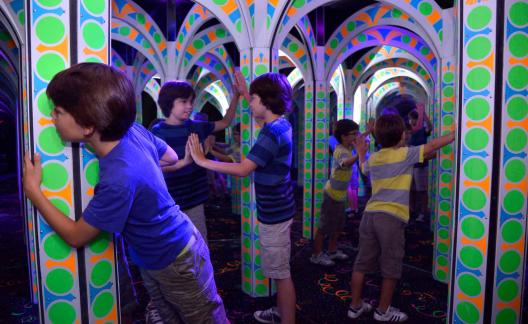 Mirror Maze 