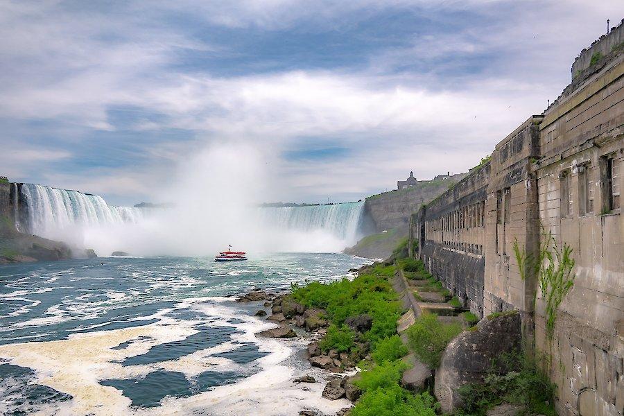 niagara falls summer